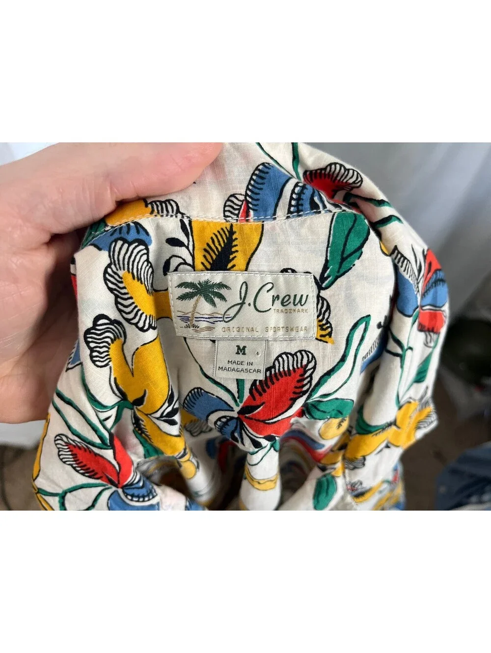 J. Crew Men's Ivory w/ Multicolor Detail Loop Collar s/s Shirt Medium M